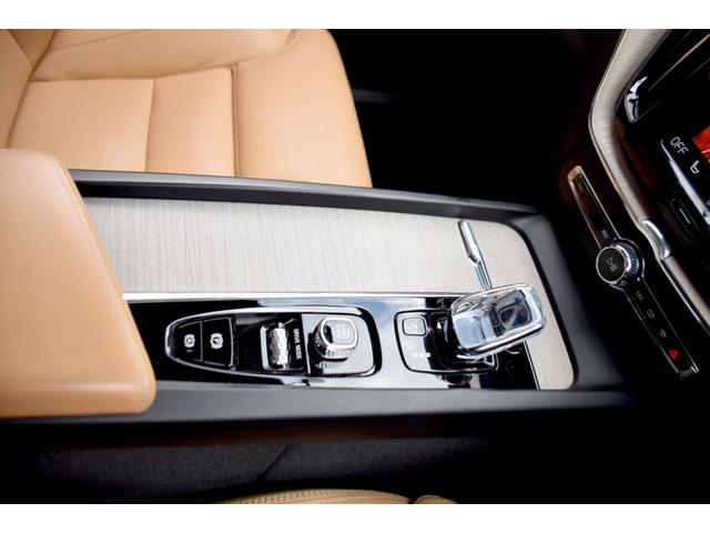 ＸＣ６０ Ｔ８　ツインエンジン　ＡＷＤ　インスクリプション　パノラマルーフ　ベージュレザー　Ｂｏｗｅｒｓ　Ｗｉｌｋｉｎｓサウンド　３６０°カメラ　２０インチアルミ　ブラインドスポットモニター　レーンアシスト　Ｃａｒ　Ｐｌａｙ　前後ドライブレコーダー（20枚目）