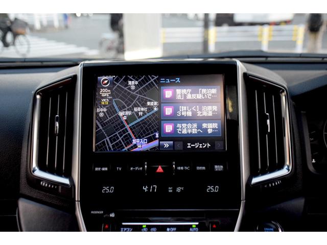 ナビ画面は見やすい設計となっております。ブルートゥース接続によりスマートホンから音楽再生することができます。