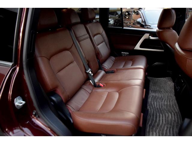 後席はさらに良い状態です。この状態であれば現車確認不要といっても過言ではありません。