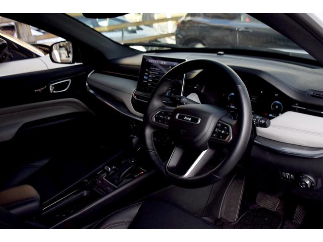 ジープ・コンパス リミテッド 1オーナー 360°カメラ シートヒーター 革シート レーンアシスト カープレイ(11枚目)