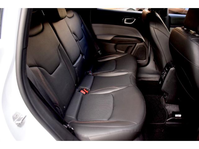 ジープ・コンパス リミテッド 1オーナー 360°カメラ シートヒーター 革シート レーンアシスト カープレイ(16枚目)