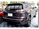 ジープ・チェロキー 80thアニバーサリーエディション 150台限定車 パノラミックサンルーフ ダークルーフレール 18インチアルミ フルセグTV Apple Car Play シートヒーター シートベンチレーション(7枚目)