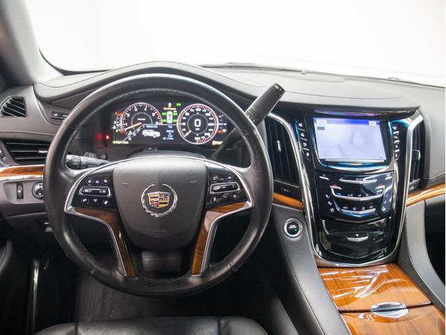 キャデラックエスカレード プレミアム　４ＷＤ　サンルーフ　フリップダウンモニター（44枚目）