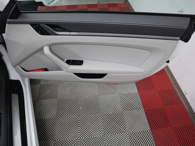 911 911タルガ4GTS 内装2トーンレーザー 20/21インチRSスパイダーデザインホイール アダプティブスポーツシート スポーツクロノパッケージ スポーツエグゾースト パワーステアリングプラス ACC レーンキープ(32枚目)