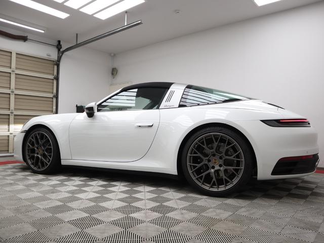 911 911タルガ4GTS 内装2トーンレーザー 20/21インチRSスパイダーデザインホイール アダプティブスポーツシート スポーツクロノパッケージ スポーツエグゾースト パワーステアリングプラス ACC レーンキープ(51枚目)