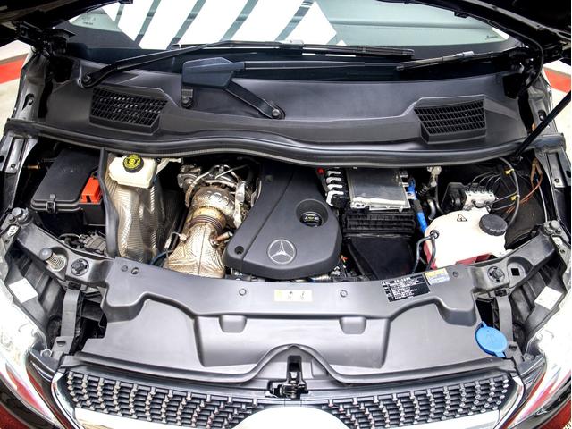 MERCEDES BENZ V-CLASS V220D AVANTGARDE LONG AMG LINE PACKAGE