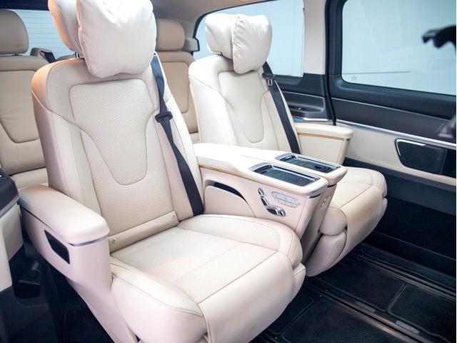 MERCEDES BENZ V-CLASS V220D AVANTGARDE LONG AMG LINE PACKAGE