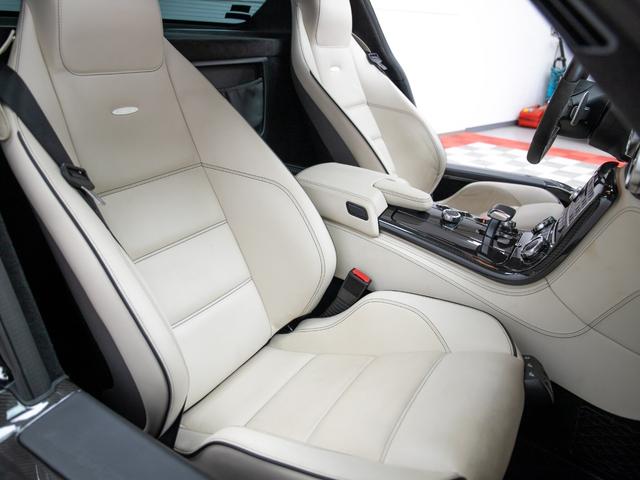 ＳＬＳ ＡＭＧ ベースグレード　ＳＬＳ　ＡＭＧ　禁煙　屋内保管　ＭＥＣデザインエアロ　アルミ　Ｂａｎｇ＆Ｏｌｕｆｓｅｎ　ＢｅｏＳｏｕｎｄ　ＡＭＧサウンドシステム　フルレザー　カーボンインテリア（9枚目）