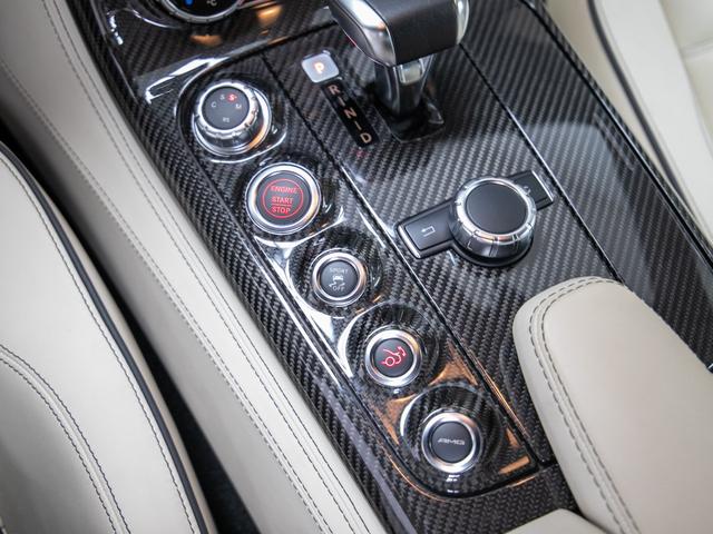 ＳＬＳ ＡＭＧ ベースグレード　ＳＬＳ　ＡＭＧ　禁煙　屋内保管　ＭＥＣデザインエアロ　アルミ　Ｂａｎｇ＆Ｏｌｕｆｓｅｎ　ＢｅｏＳｏｕｎｄ　ＡＭＧサウンドシステム　フルレザー　カーボンインテリア（10枚目）