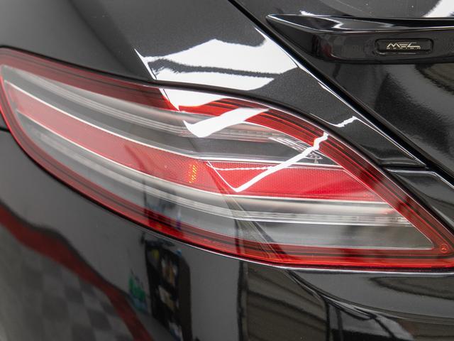 ＳＬＳ ＡＭＧ ベースグレード　ＳＬＳ　ＡＭＧ　禁煙　屋内保管　ＭＥＣデザインエアロ　アルミ　Ｂａｎｇ＆Ｏｌｕｆｓｅｎ　ＢｅｏＳｏｕｎｄ　ＡＭＧサウンドシステム　フルレザー　カーボンインテリア（46枚目）