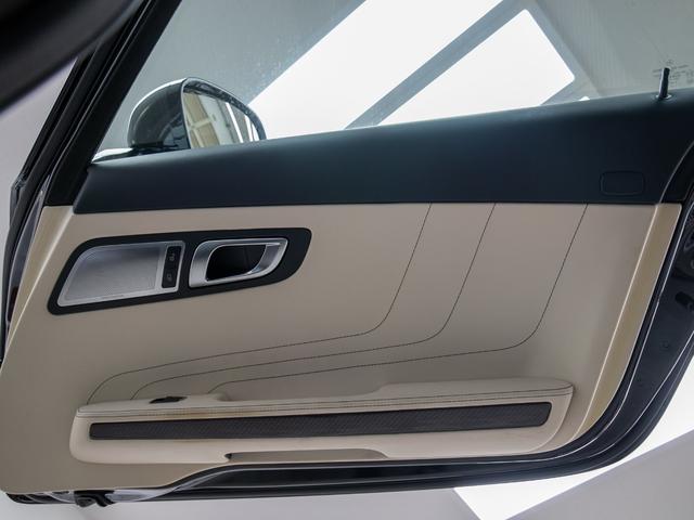 ＳＬＳ ＡＭＧ ベースグレード　ＳＬＳ　ＡＭＧ　禁煙　屋内保管　ＭＥＣデザインエアロ　アルミ　Ｂａｎｇ＆Ｏｌｕｆｓｅｎ　ＢｅｏＳｏｕｎｄ　ＡＭＧサウンドシステム　フルレザー　カーボンインテリア（54枚目）