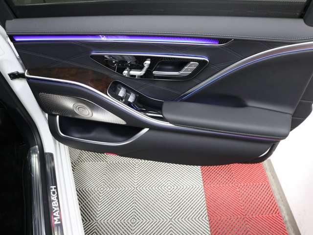 Sクラス S580 4マチック ファーストクラスパッケージ 1オーナー 右H 21インチAW レーダーセーフティ 後席モニター 冷蔵庫 360°カメラ ベンチレーション アンビエント ドラレコ ブルメスタ ヘッドアップディスプレイ パフュームアトマイザー(32枚目)