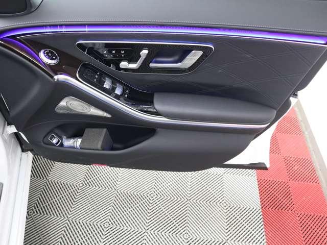 Sクラス S580 4マチック ファーストクラスパッケージ 1オーナー 右H 21インチAW レーダーセーフティ 後席モニター 冷蔵庫 360°カメラ ベンチレーション アンビエント ドラレコ ブルメスタ ヘッドアップディスプレイ パフュームアトマイザー(49枚目)