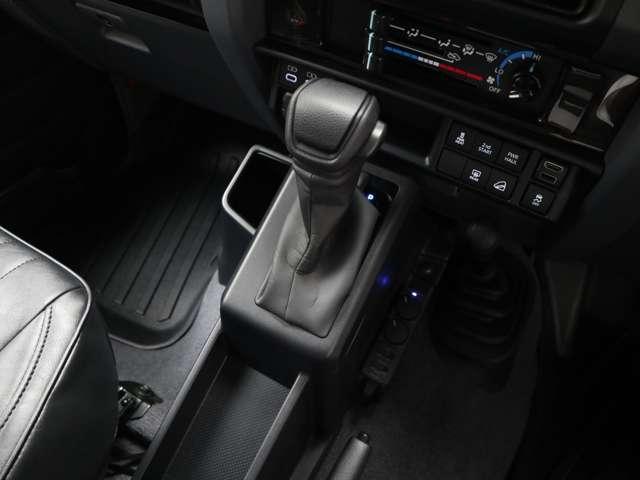 ランドクルーザー７０ ＡＸ　ディーゼルターボ　４ＷＤ　ＪＡＯＳパーツ！インテリアパネル　カロッツエリアサイバーナビ　デジタルインナーミラー　ＬＥＤフォグ　本革ステア　ＲＡＹＳ１６ＡＷ　グッドリッジブロックタイヤ　社外スピーカー（64枚目）