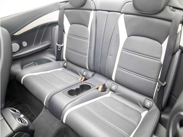 Cクラス C63 Sカブリオレ レーダーセーフティPKG エアバランスPKG Burmesterサウンド LEDインテリジェントライトシステム ブラックナッパレザーシート DINAMICAコンビハンドル シートヒーター ドラレコ E(66枚目)