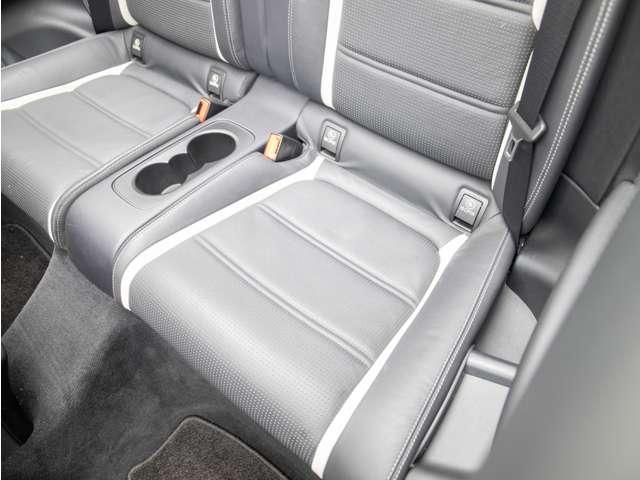 Cクラス C63 Sカブリオレ レーダーセーフティPKG エアバランスPKG Burmesterサウンド LEDインテリジェントライトシステム ブラックナッパレザーシート DINAMICAコンビハンドル シートヒーター ドラレコ E(68枚目)