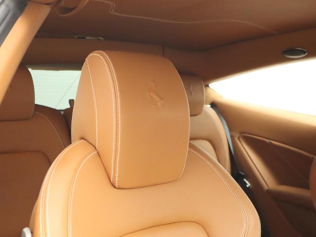 ＦＦ Ｆ１　ＤＣＴ　４ＷＤ　Ｖ１２　可変ブリリアントマフラー純正有　タンカラー革シート　パワーシート　ナビ　バックカメラ　パークセンサー　カーボンセラミックブレーキ　２０インチ鍛造ホイール　プロテクションフィルム（34枚目）