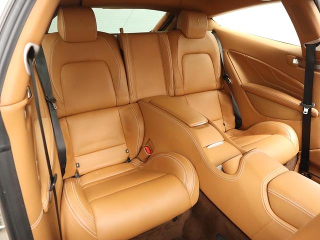 ＦＦ Ｆ１　ＤＣＴ　４ＷＤ　Ｖ１２　可変ブリリアントマフラー純正有　タンカラー革シート　パワーシート　ナビ　バックカメラ　パークセンサー　カーボンセラミックブレーキ　２０インチ鍛造ホイール　プロテクションフィルム（39枚目）