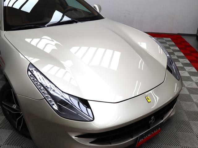 ＦＦ Ｆ１　ＤＣＴ　４ＷＤ　Ｖ１２　可変ブリリアントマフラー純正有　タンカラー革シート　パワーシート　ナビ　バックカメラ　パークセンサー　カーボンセラミックブレーキ　２０インチ鍛造ホイール　プロテクションフィルム（63枚目）