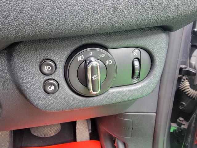 ＭＩＮＩ クーパーＳ　クラブマン　クーパーＳ　クラブマン（５名）ワンオーナー　禁煙車　純正ナビ　バックカメラ　ＥＴＣ　ＬＥＤヘッドライト　グレーブラックツートンカラー（30枚目）