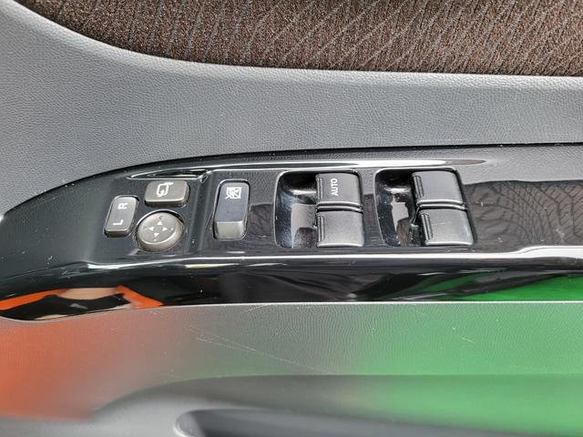 ルークス ハイウェイスター　禁煙車　ナビ　フルセグテレビ　ＥＴＣ　片側パワースライドドア　ＨＩＤヘッドライト　純正アルミ　スマーキー２個　車検９年１０月迄　ボディはっ水ガラスコート施工済（26枚目）