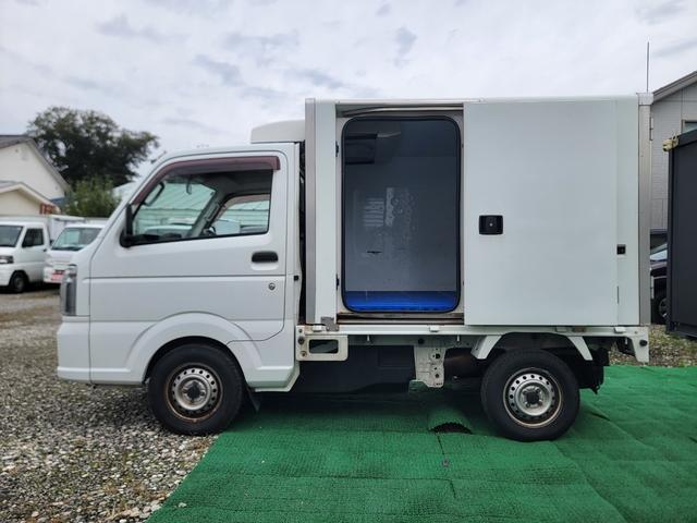 スライドドア付き！