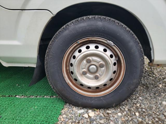 運転席側右前タイヤ