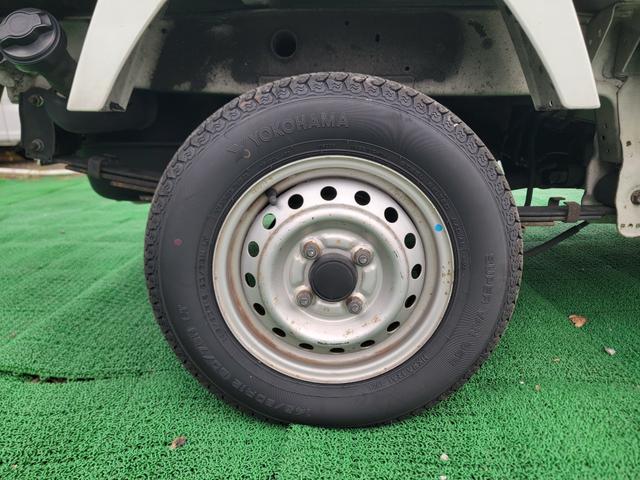 運転席側、右後ろタイヤ