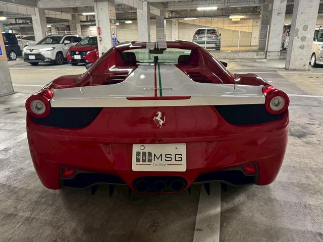 ４５８スパイダー ベースグレード　カーボンＬＥＤステアリング　フロントリフター　バックカメラ　ＢＢＳアルミホイール　パワーシート　イエローレブカウンター（10枚目）