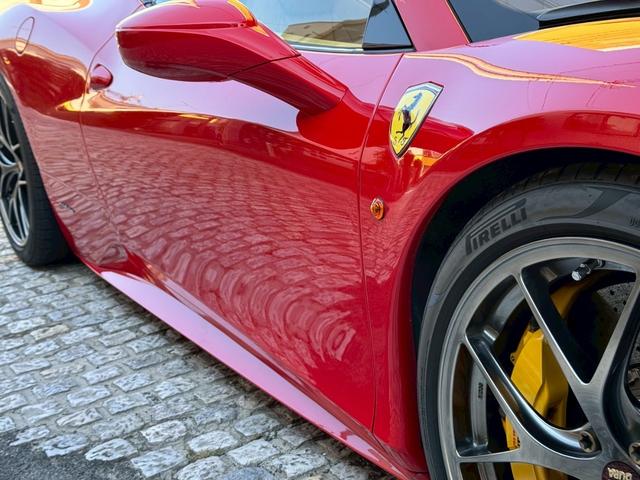 ４５８スパイダー ベースグレード　カーボンＬＥＤステアリング　フロントリフター　バックカメラ　ＢＢＳアルミホイール　パワーシート　イエローレブカウンター（17枚目）
