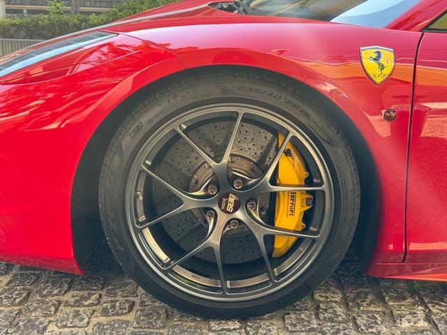 ４５８スパイダー ベースグレード　カーボンＬＥＤステアリング　フロントリフター　バックカメラ　ＢＢＳアルミホイール　パワーシート　イエローレブカウンター（25枚目）