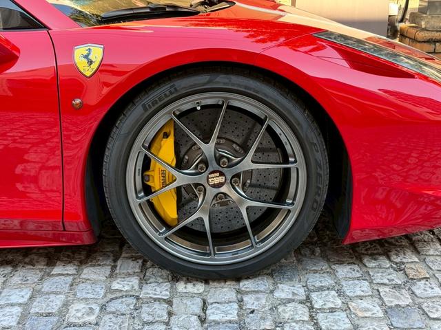 ４５８スパイダー ベースグレード　カーボンＬＥＤステアリング　フロントリフター　バックカメラ　ＢＢＳアルミホイール　パワーシート　イエローレブカウンター（27枚目）