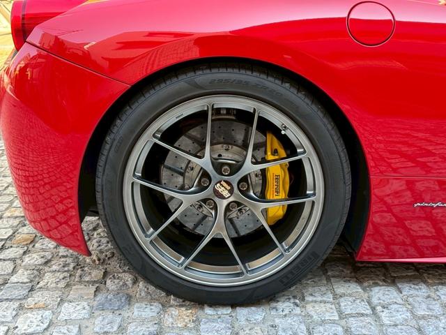 ４５８スパイダー ベースグレード　カーボンＬＥＤステアリング　フロントリフター　バックカメラ　ＢＢＳアルミホイール　パワーシート　イエローレブカウンター（28枚目）