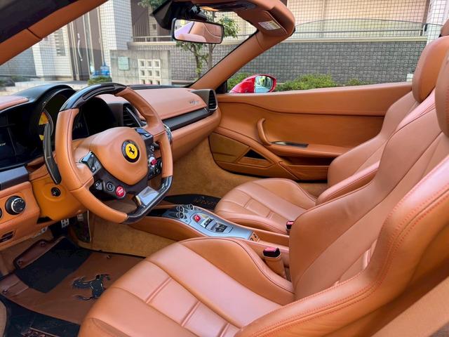 ４５８スパイダー ベースグレード　カーボンＬＥＤステアリング　フロントリフター　バックカメラ　ＢＢＳアルミホイール　パワーシート　イエローレブカウンター（41枚目）
