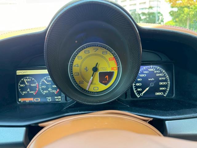 ４５８スパイダー ベースグレード　カーボンＬＥＤステアリング　フロントリフター　バックカメラ　ＢＢＳアルミホイール　パワーシート　イエローレブカウンター（44枚目）