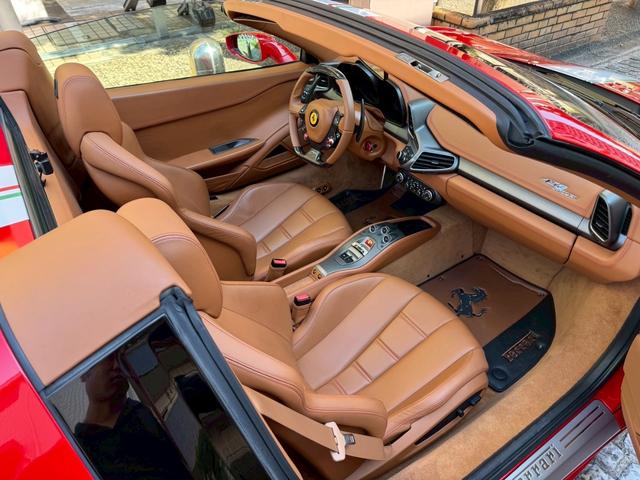 ４５８スパイダー ベースグレード　カーボンＬＥＤステアリング　フロントリフター　バックカメラ　ＢＢＳアルミホイール　パワーシート　イエローレブカウンター（47枚目）