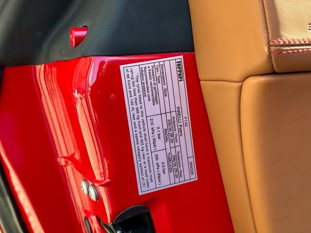 ４５８スパイダー ベースグレード　カーボンＬＥＤステアリング　フロントリフター　バックカメラ　ＢＢＳアルミホイール　パワーシート　イエローレブカウンター（51枚目）