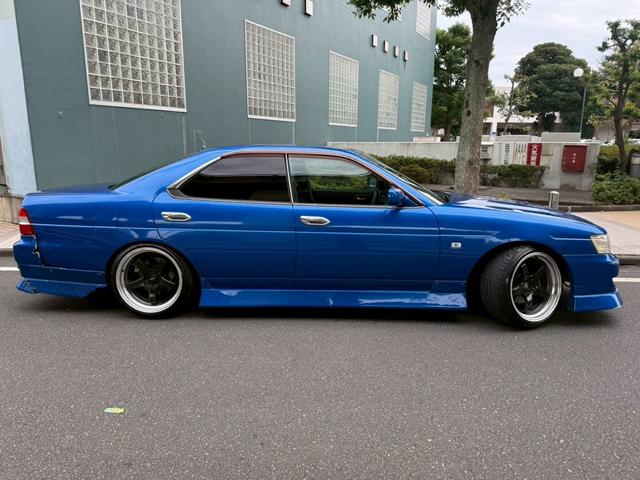 ローレル クラブＳ　メダリスト仕様　ＲＢ２５ＤＥＴ載せ替え　５速公認　フルエアロ　オールペン　エアクリ　社外タービン　車高調　社外マフラー　ＥＴＣ　３連追加メーター　ブースト計　レーダー探知機（12枚目）