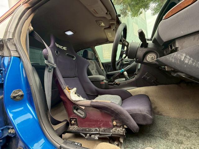 ローレル クラブＳ　メダリスト仕様　ＲＢ２５ＤＥＴ載せ替え　５速公認　フルエアロ　オールペン　エアクリ　社外タービン　車高調　社外マフラー　ＥＴＣ　３連追加メーター　ブースト計　レーダー探知機（23枚目）