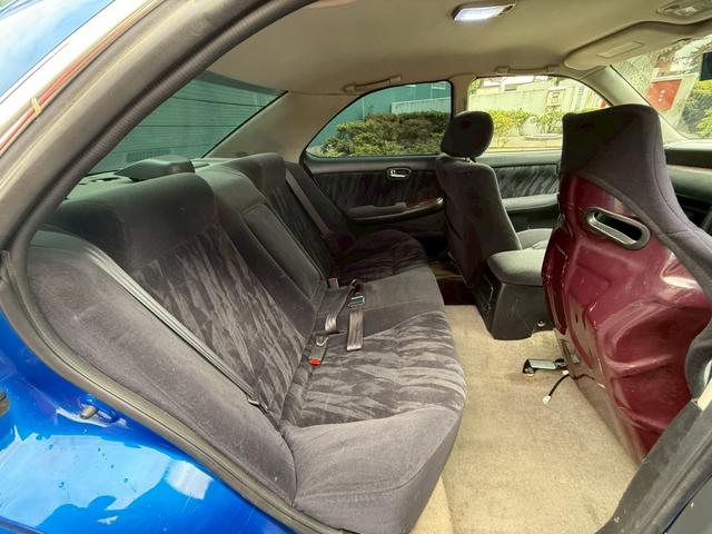 ローレル クラブＳ　メダリスト仕様　ＲＢ２５ＤＥＴ載せ替え　５速公認　フルエアロ　オールペン　エアクリ　社外タービン　車高調　社外マフラー　ＥＴＣ　３連追加メーター　ブースト計　レーダー探知機（35枚目）