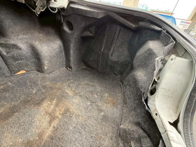 ローレル クラブＳ　メダリスト仕様　ＲＢ２５ＤＥＴ載せ替え　５速公認　フルエアロ　オールペン　エアクリ　社外タービン　車高調　社外マフラー　ＥＴＣ　３連追加メーター　ブースト計　レーダー探知機（37枚目）