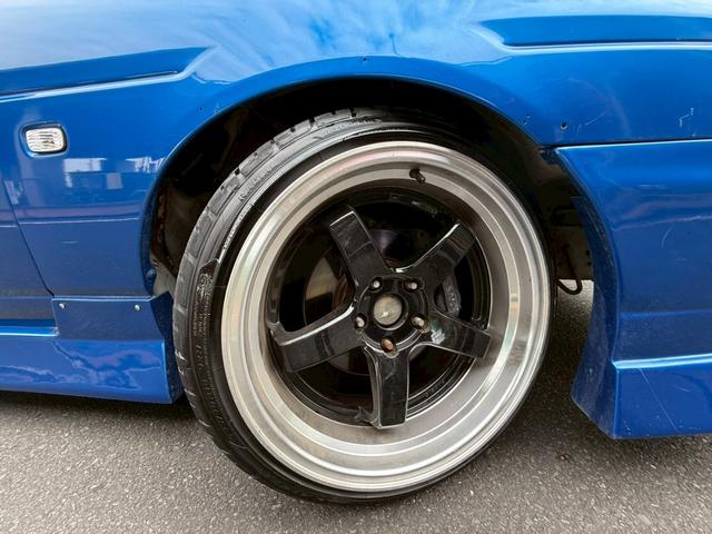 ローレル クラブＳ　メダリスト仕様　ＲＢ２５ＤＥＴ載せ替え　５速公認　フルエアロ　オールペン　エアクリ　社外タービン　車高調　社外マフラー　ＥＴＣ　３連追加メーター　ブースト計　レーダー探知機（58枚目）