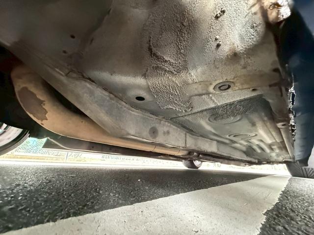 ローレル クラブＳ　メダリスト仕様　ＲＢ２５ＤＥＴ載せ替え　５速公認　フルエアロ　オールペン　エアクリ　社外タービン　車高調　社外マフラー　ＥＴＣ　３連追加メーター　ブースト計　レーダー探知機（78枚目）