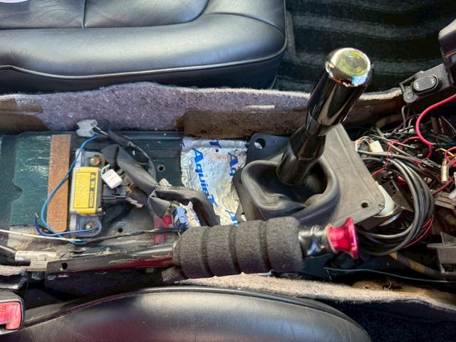 プログレ ＮＣ２５０　ウォールナットパッケージ　４ＡＴ→５ＭＴ公認　トラストタービン　車高調　社外アーム　前置きＩＣ　社外マフラー　追加メーター　オールペン（60枚目）