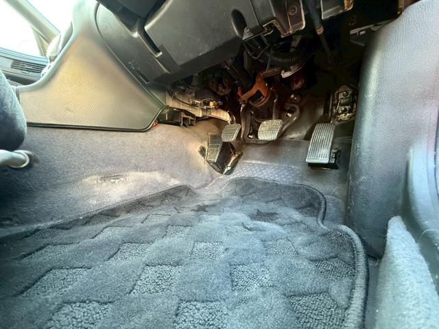 シルビア Ｋ’ｓ　純正５速　社外マフラー　車高調　ｓｐａｒｃｏステアリング　カロッツェリアナビ　ＥＴＣ　ダッシュボードカバー　エアクリ（25枚目）