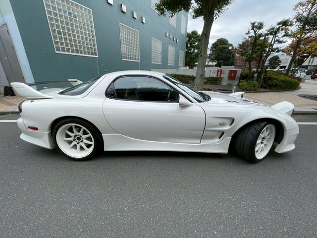ＲＸ－７ タイプＲＢ　ＰｏｗｅｒＦＣ　Ｖマウント　社外マフラー　車高調　フルエアロ（11枚目）