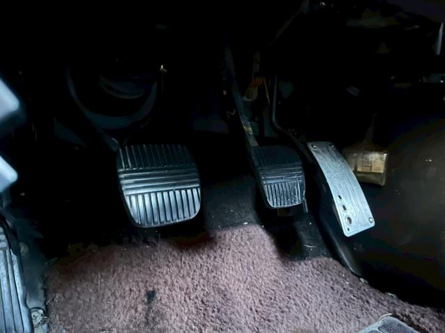 ローレル メダリスト　ターボ　５速公認　Ｒ３２タービン　ブーストアップ　純正書き換えＥＣＵ　機械式ＬＳＤ　６点式ロールケージ（29枚目）