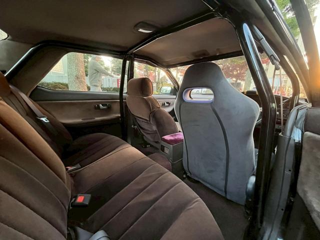 ローレル メダリスト　ターボ　５速公認　Ｒ３２タービン　ブーストアップ　純正書き換えＥＣＵ　機械式ＬＳＤ　６点式ロールケージ（30枚目）