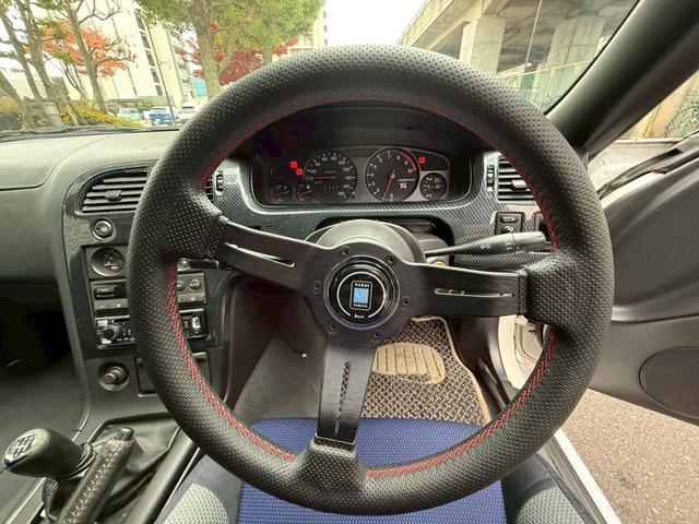 スカイライン GT-R 社外マフラー エアクリ BLTZ車高調 ナルディステアリング インパネカーボンパネル レカロセミバケ RAYSホイール18インチ(25枚目)