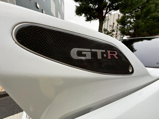 スカイライン GT-R 社外マフラー エアクリ BLTZ車高調 ナルディステアリング インパネカーボンパネル レカロセミバケ RAYSホイール18インチ(33枚目)